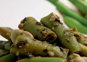 طريقة عمل فول أخضر بالكزبرة