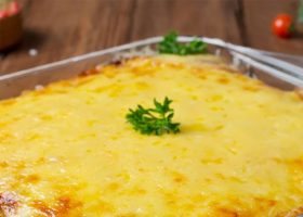 طريقة عمل دجاج بالكريمه والبطاطس