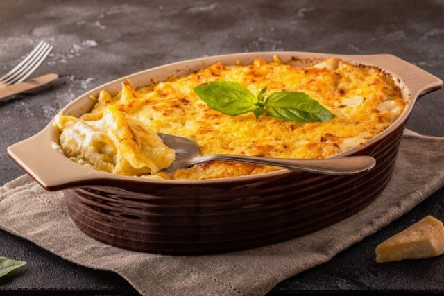 طريقة عمل مكرونة بالبشاميل بالدجاج