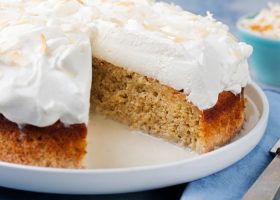 طريقة عمل كيك الحليب بتغليفة الكريمة