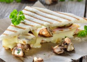 طريقة عمل ساندويش جبن بالفطر دايت