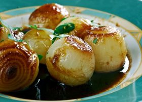 طريقة عمل سلطة البصل المشوي