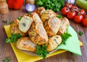 طريقة عمل معجنات الجبن والبطاطس