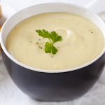 طريقة عمل شوربة البطاطس بالحليب