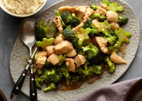 طريقة عمل دجاج بالبروكلي للرجيم