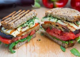 طريقة عمل ساندويش الحلوم والباذنجان