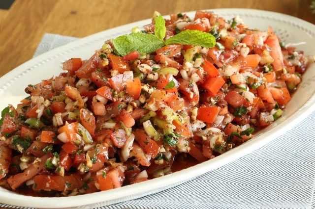 طريقة عمل سلطة الجوز بالخضار