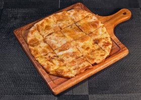 طريقة عمل فطيرة الأجبان بالعسل