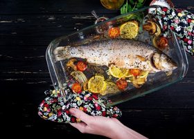 طريقة عمل سمك سيباس بالفرن