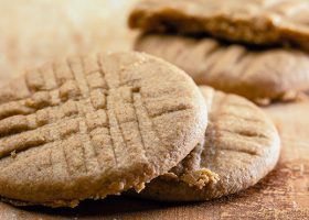 طريقة عمل بسكويت زبدة الفول السوداني