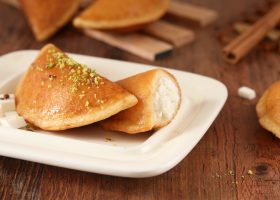 طريقة عمل قطايف مقلي بالجبن