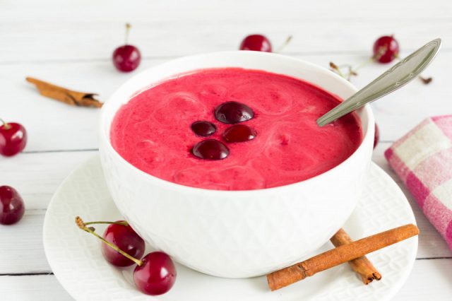 طريقة عمل شوربة الكرز