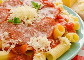 طريقة عمل باستا بصوص البيتزا