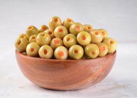 طريقة عمل الزيتون المخلل بالجزر