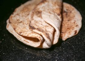 طريقة عمل خبز الطابون الفلسطيني