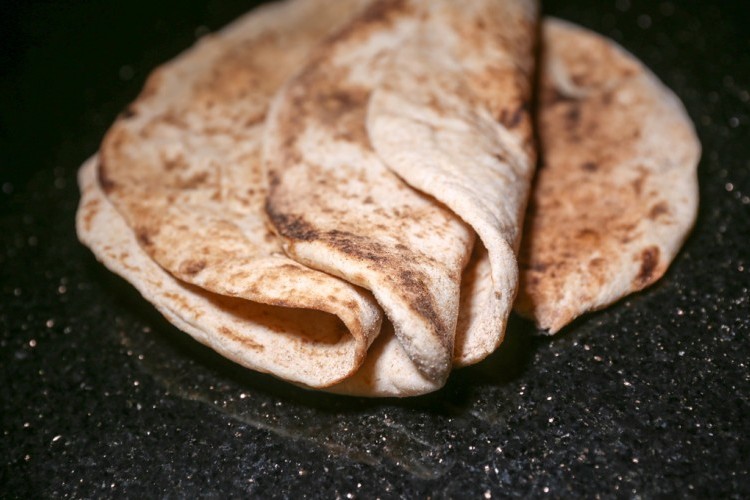 طريقة عمل خبز الطابون الفلسطيني