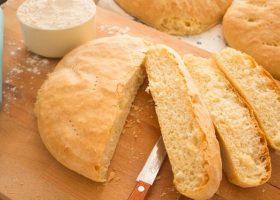 طريقة عمل خبز الدار بالفرن