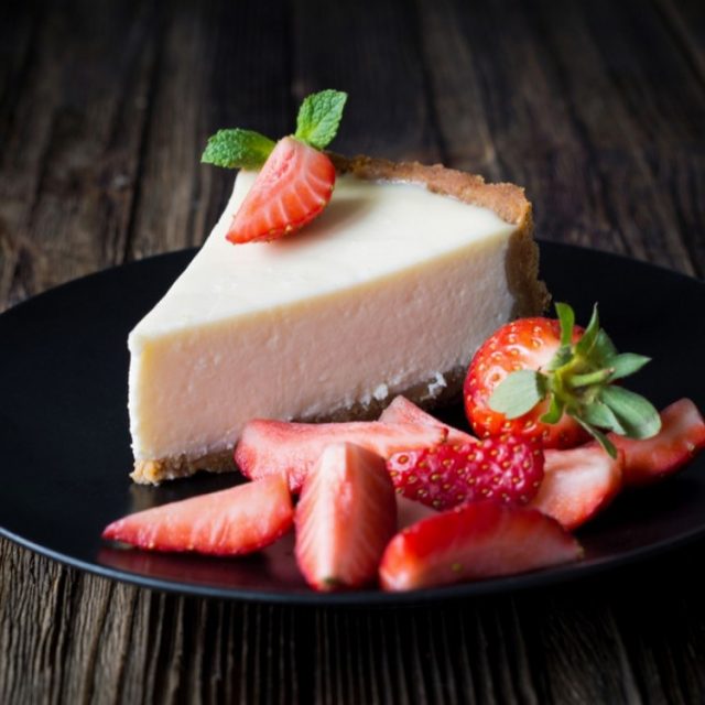 طريقة عمل تشيز كيك الزبادي بدون بيض