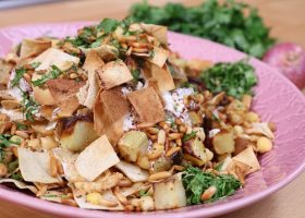 طريقة عمل فتة الباذنجان بالبطاطس