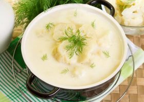 طريقة عمل شوربة القرنبيط بالكريمة