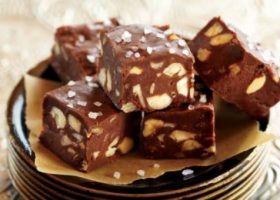 طريقة عمل حلى الشوكولاتة في عشر دقائق