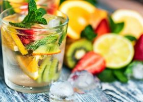 طريقة عمل ليموناضة بالفواكة