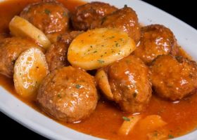 طريقة عمل صينية كفتة اللحم بالفرن