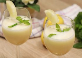 طريقة عمل عصير الليموناضة بالأناناس