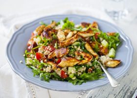 طريقة عمل سلطة الكينوا بالدجاج للدايت