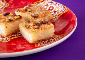 طريقة عمل بسبوسة بالزيت بدون بيض