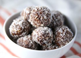 طريقة عمل كرات الشوفان بجوز الهند