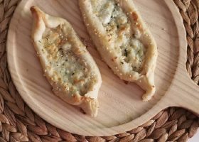 طريقة عمل فطاير جبن عكاوي