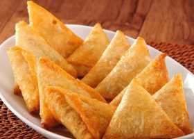 طريقة عمل سمبوسة الجبن والأعشاب