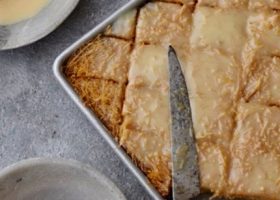 طريقة عمل بسبوسة بالحليب المكثف المحلى والشعيرية