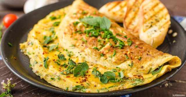 طريقة عمل اومليت بجبنة الموزاريلا