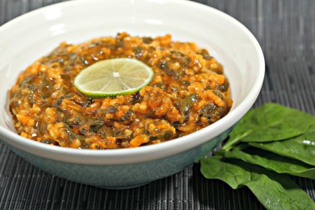 طريقة عمل السبانخ بالفريك