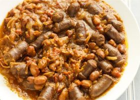 طريقة عمل فول بالسجق الاسكندراني