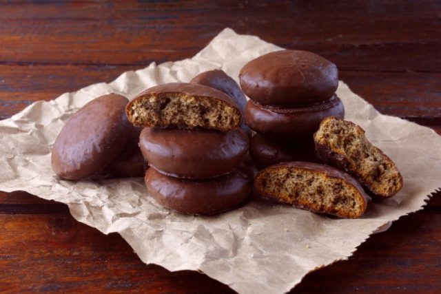 طريقة عمل بسكويت الزنجبيل والسكر البني