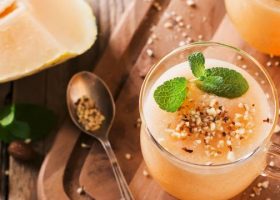 طريقة عمل عصير الشمام بالحليب