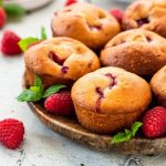 طريقة عمل كب كيك التوت