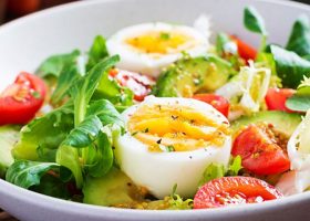 طريقة عمل سلطة الافوكادو كيتو