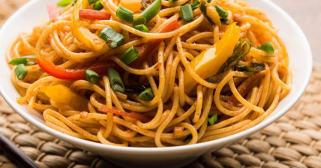 طريقة عمل اندومي بالصويا والخضار