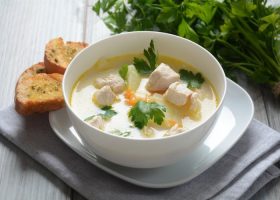 طريقة عمل شوربة بالخضار والجبن