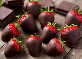 طريقة عمل شوكولاته بالفراوله
