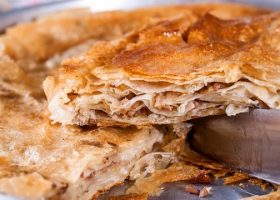 طريقة عمل فطيرة اللحم المفروم