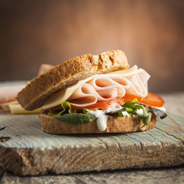 طريقة عمل ساندويش التيركي بالخضار دايت