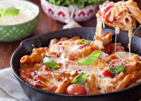 طريقة عمل معكرونة البيتزا بجبن الغودا