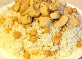 طريقة عمل أرز بالدجاج والحمص