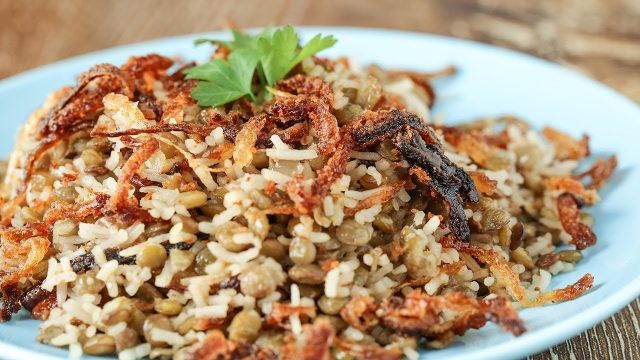 طريقة عمل مجدرة مع البصل المقلي