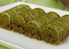 طريقة عمل بقلاوة تركية بالفستق